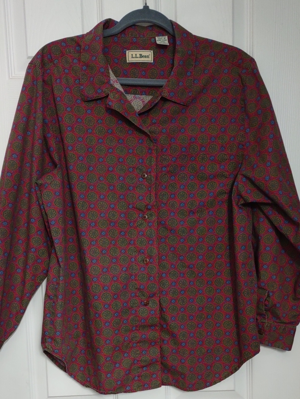 L.L. Bean Vintage Geometric Medallion Print Long Sleeve Button Down